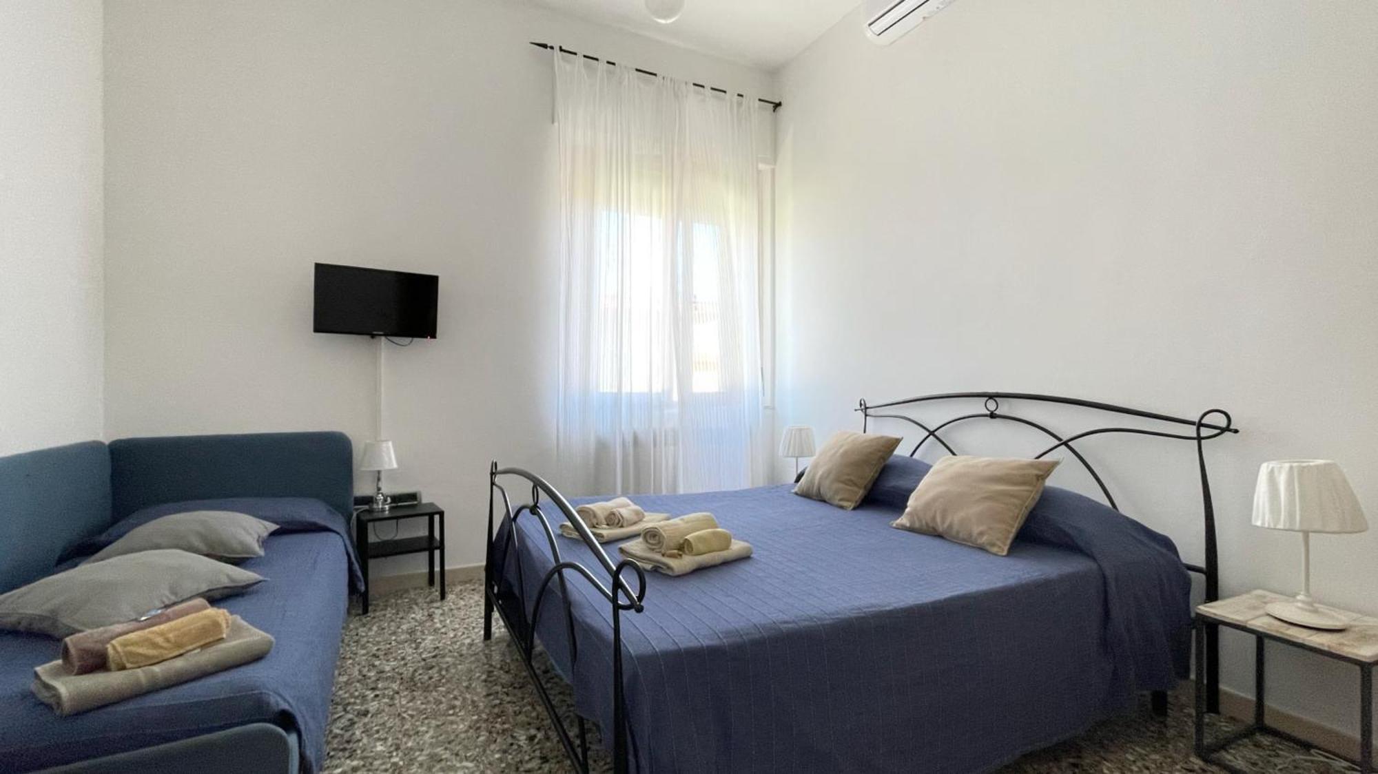 Accogliente Casa Livorno Bed & Breakfast Exterior photo